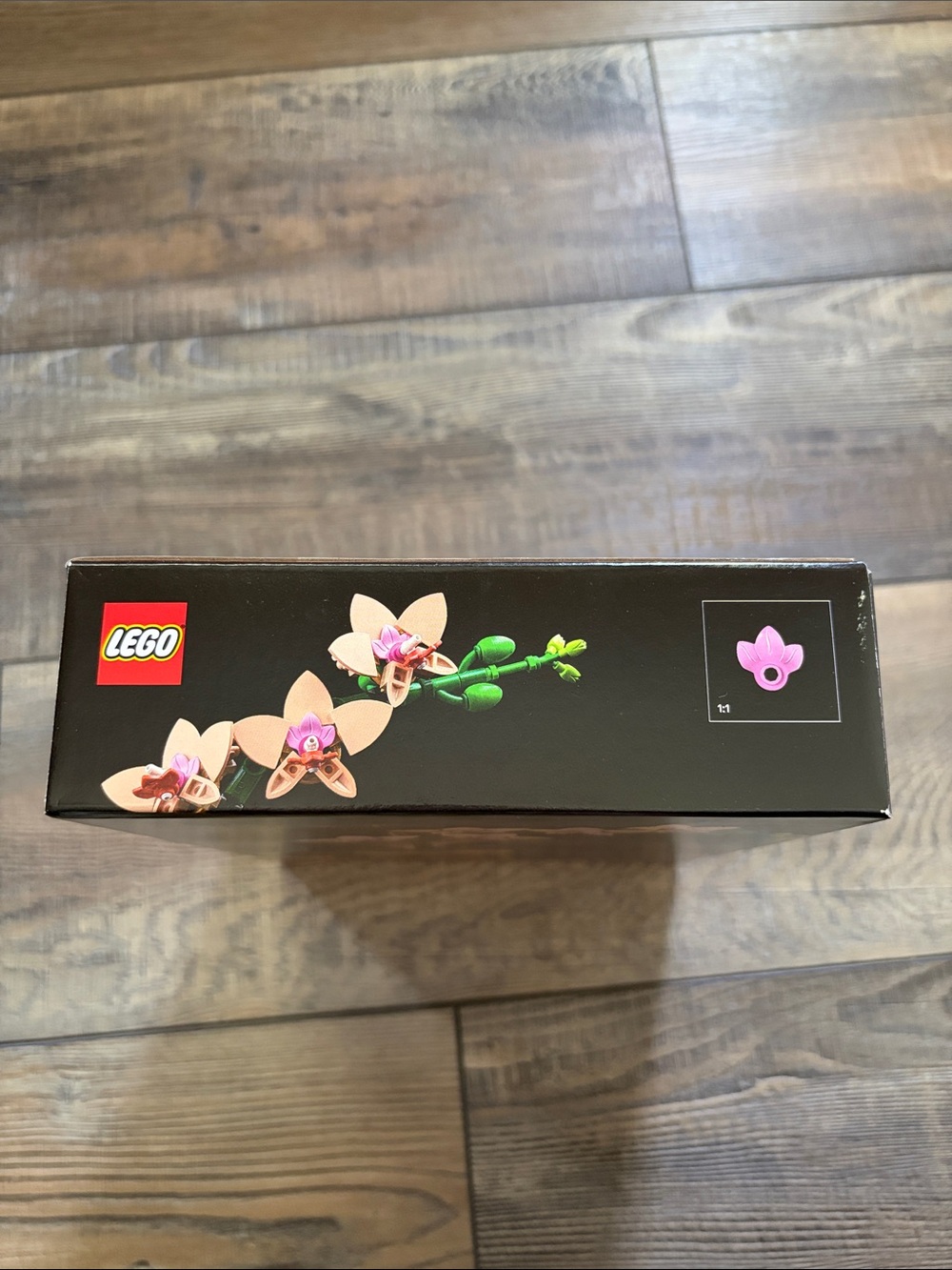 LEGO Pink Orchid with Green Leaves and Gold-Trim Pot - Picture 3 of 6